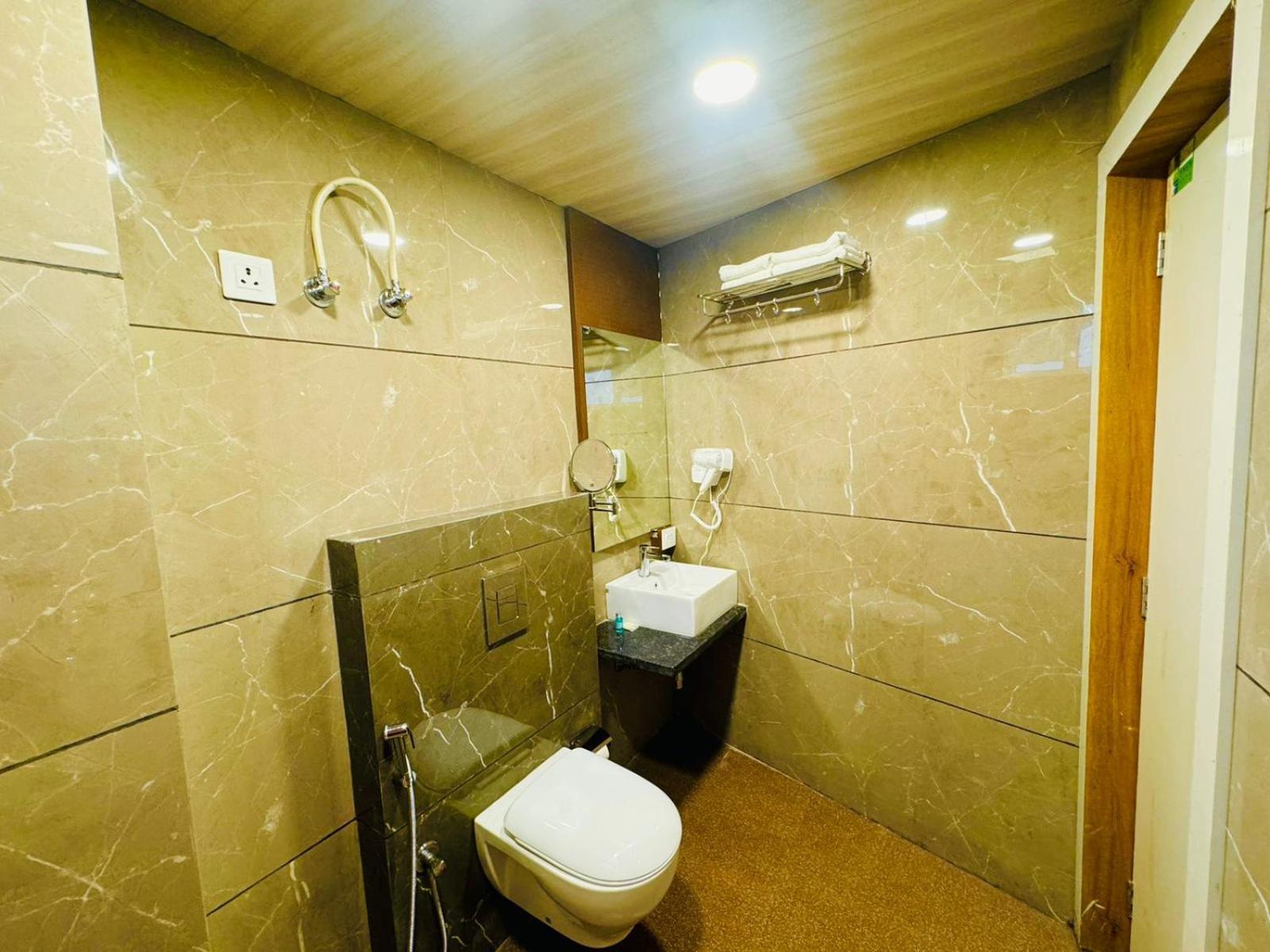 Hotel Najaf Palace Аджмер Екстериор снимка