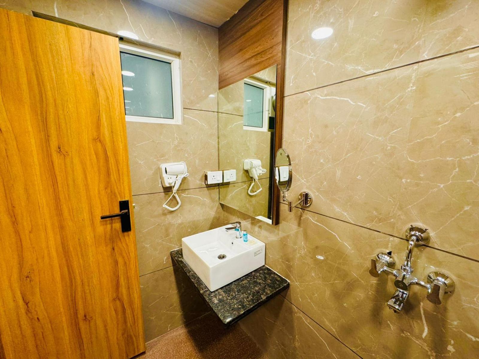 Hotel Najaf Palace Аджмер Екстериор снимка